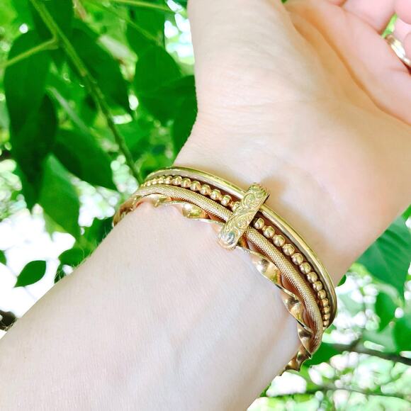 VTG 1980s Bangle Gold Tone Fixed Triple Bracelet Textured Layered Design - Picture 4 of 11